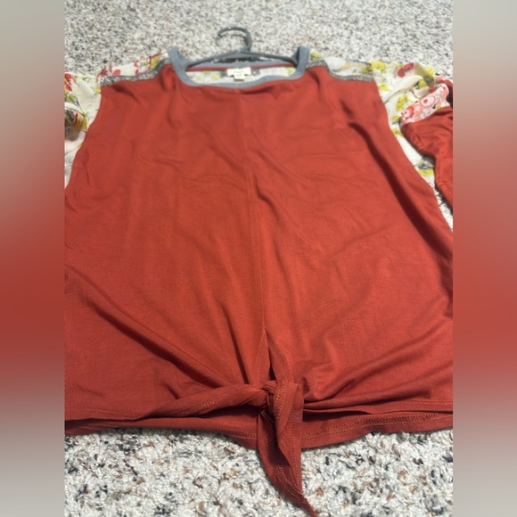 Floral Sleeve Rust Top -XS - Picture 2 of 6